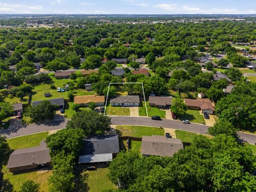 318 Ne Michael Dr, Burleson, TX, 76028-2717 | Card Image
