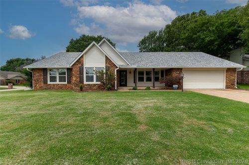 10714 S 86th East Cir, Tulsa, OK, 74133-7342 | Card Image