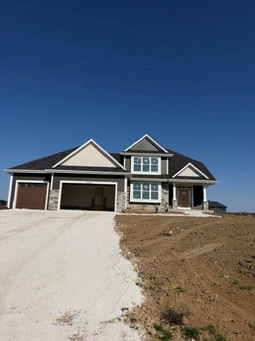 N82 W27810 Sunflower Ct, Hartland, WI, 53029 | Card Image