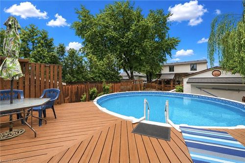 450 E 42nd St, Hamilton, ON, L8T3B3 | Card Image