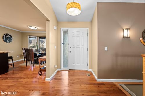 37760 Pebble Pointe Dr, Clinton Township, MI, 48038-5128 | Card Image