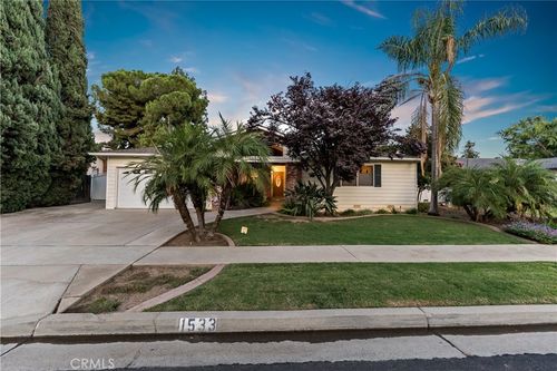 1533 Sunnyside Ave, Clovis, CA, 93611-2926 | Card Image