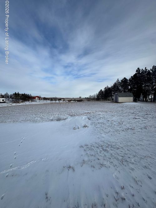 3142 111e Ave Sw, Dickinson, ND, 58601-8412 | Card Image