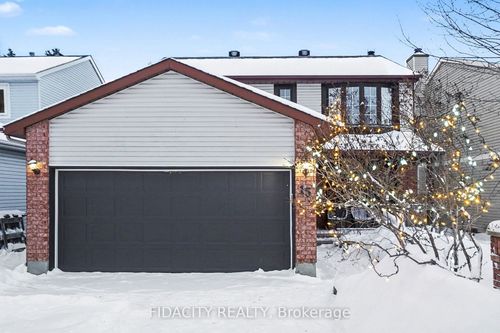 15 Halley St, Nepean, ON, K2J3W6 | Card Image