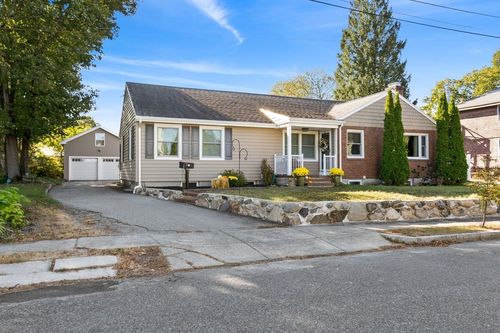 11 Wilson Ave, Wakefield, MA, 01880-5115 | Card Image