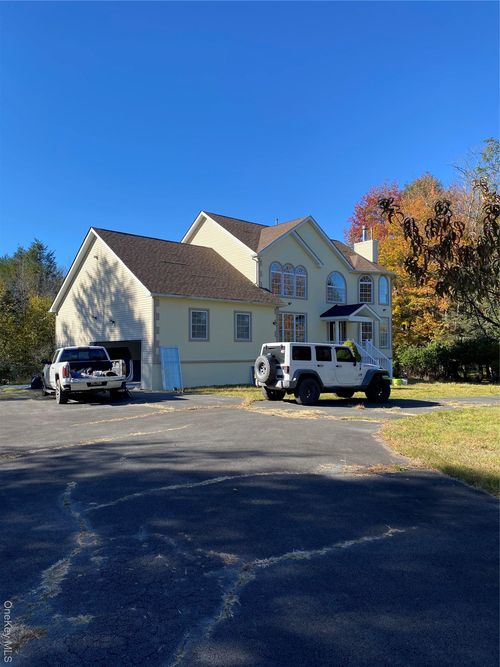 44 Roslyn Ridge Rd, Mongaup Valley, NY, 12762-5216 | Card Image