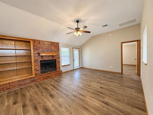 712 Mcconnell Dr, Yukon, OK, 73099-3486 | Card Image