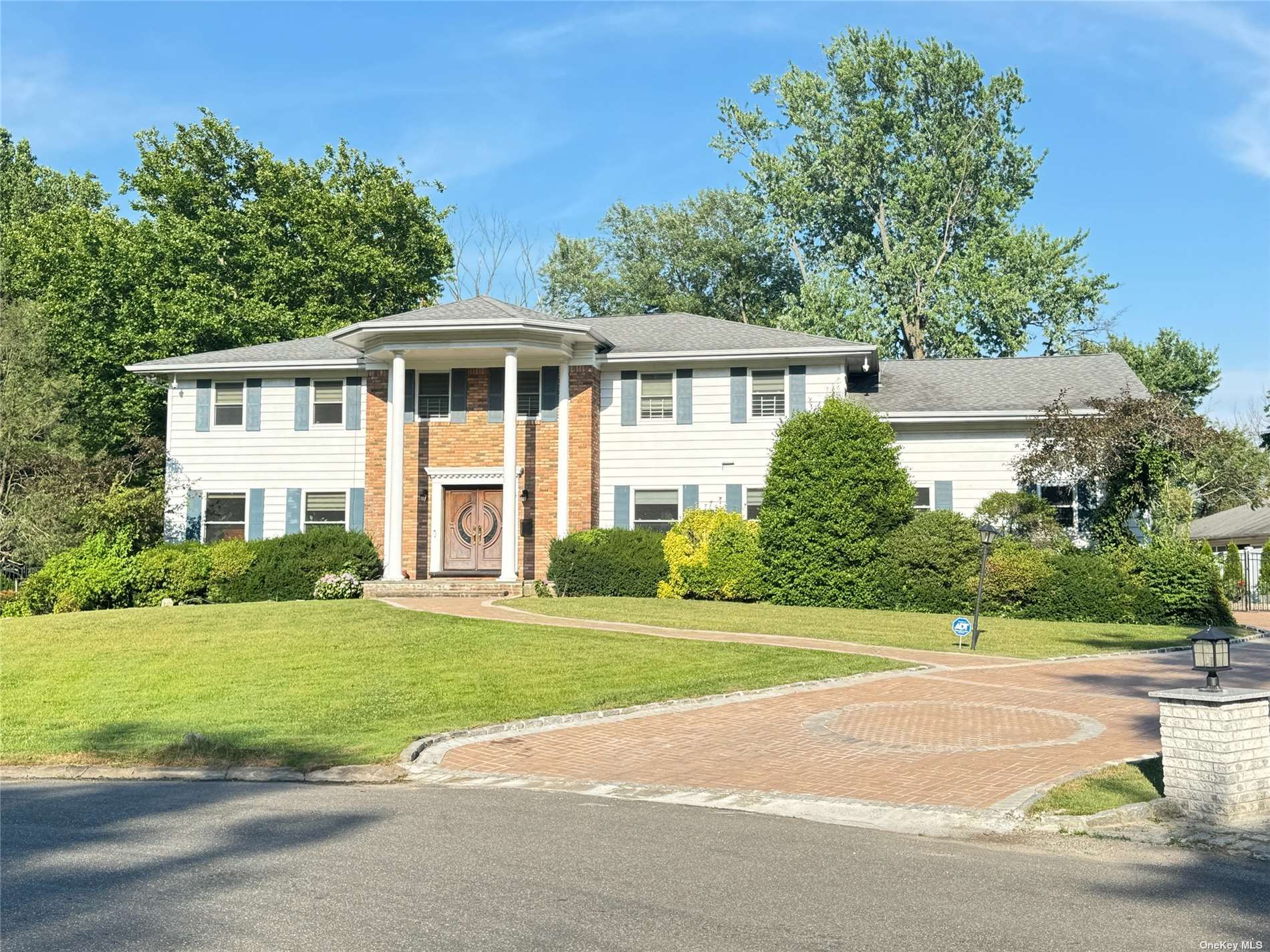 Old Field Ln, Great Neck, NY 11020