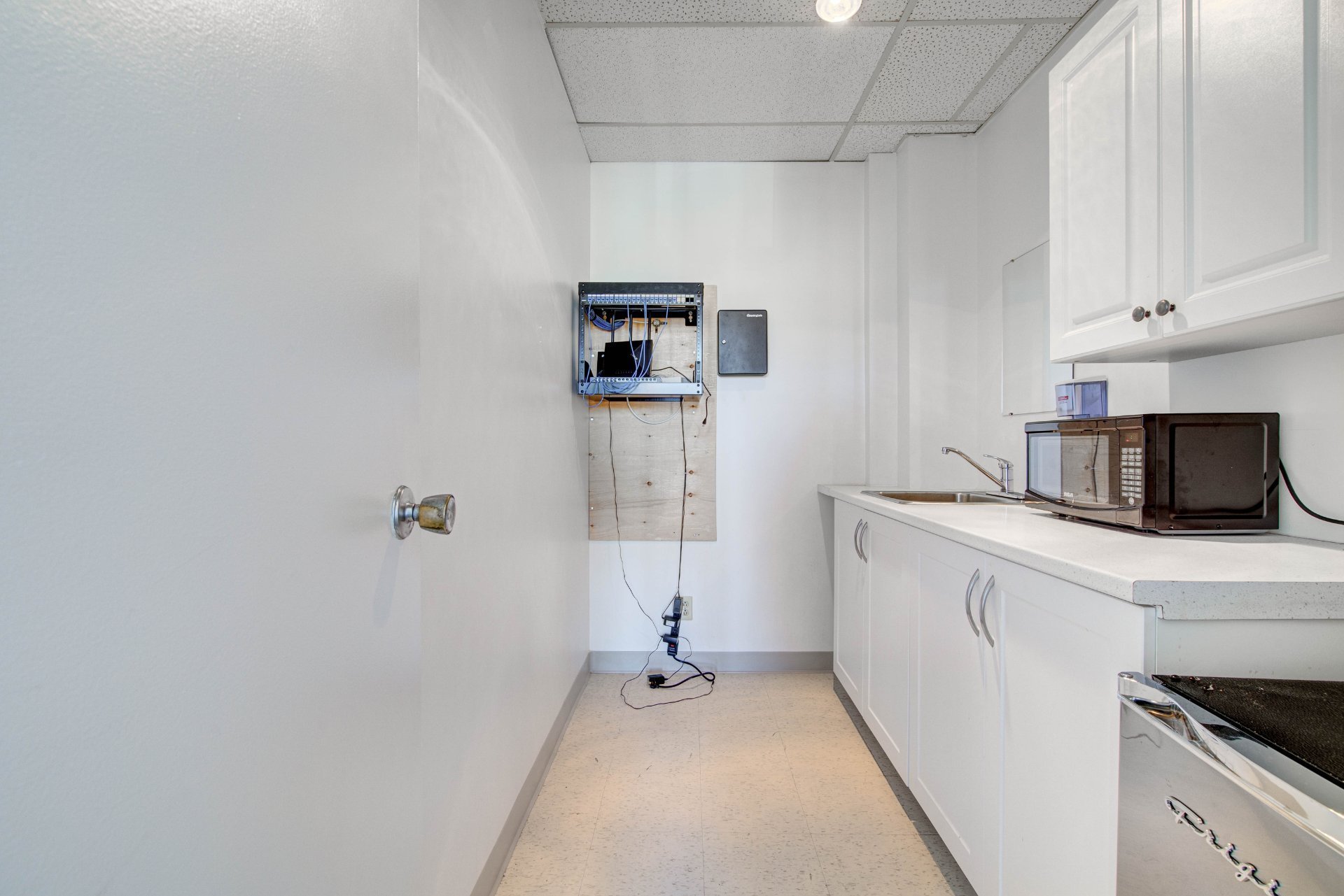 Commercial Lease in Laval (Chomedey) 3