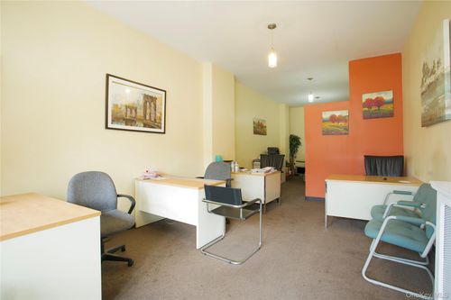 3717 Bronxwood Ave, Bronx, NY, 10469-1042 | Card Image
