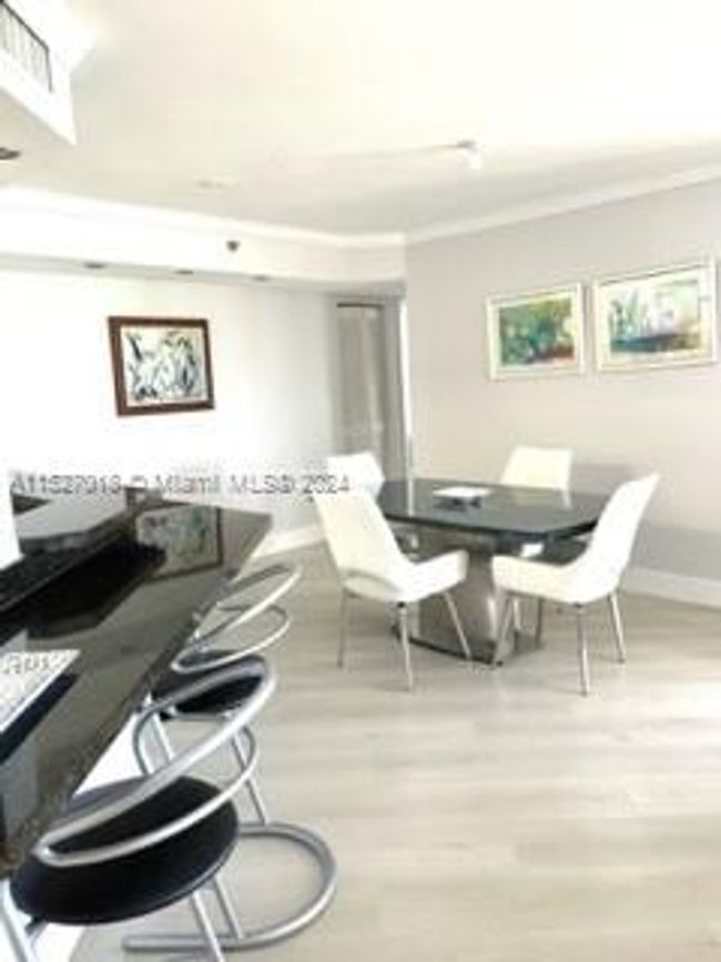 APT-509 - 6767 Collins Ave, Condo with 2 bedrooms, 2 bathrooms and null parking in Miami Beach FL | Image 15