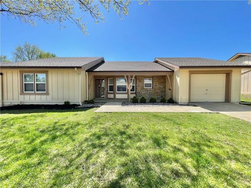 18826 Sunrise Dr, Belton, MO, 64012-9404 | Card Image