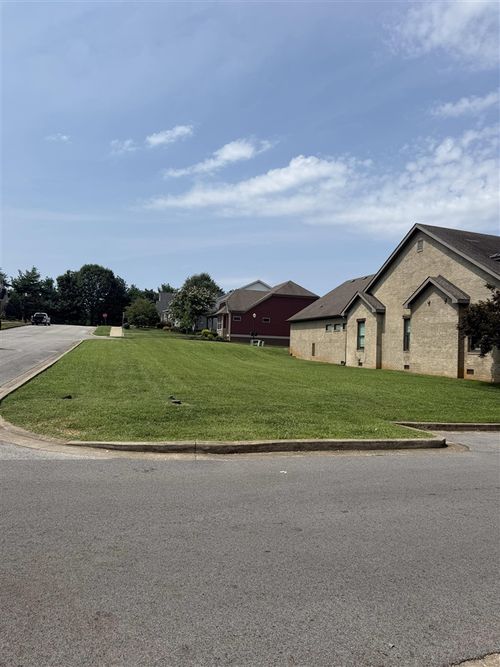 335 Traditions Blvd, Bowling Green, KY, 42103-7960 | Card Image