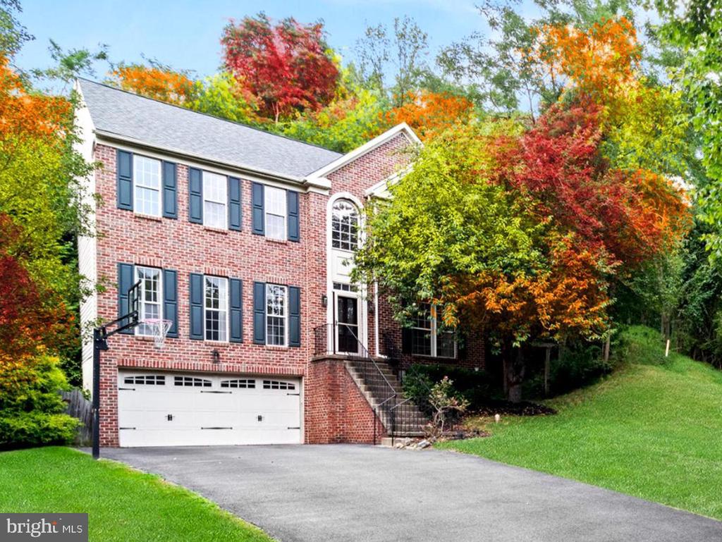 Big Woods Dr, Glen Mills, PA 19342