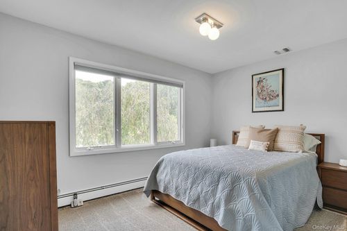 41 Cedar Ridge Lane, Huntington, NY, 11746 | Card Image