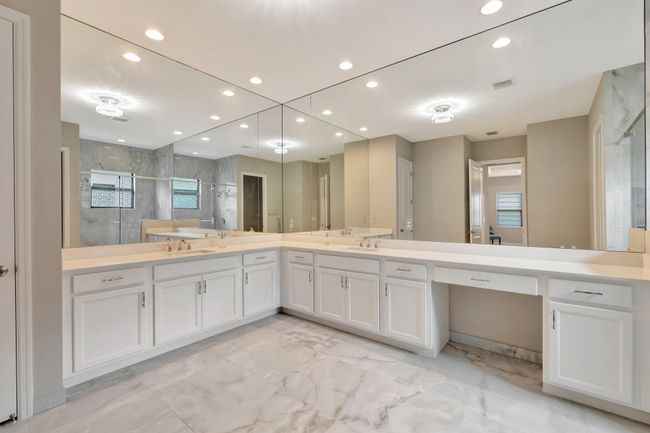 11535 Sw Surf Springs Rd, House other with 3 bedrooms, 3 bathrooms and null parking in Port St Lucie FL | Image 15