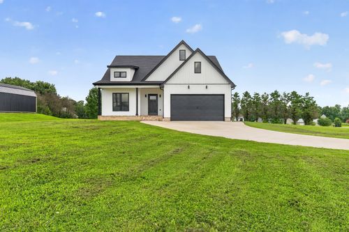28 Harding Rd, Leoma, TN, 38468-5151 | Card Image