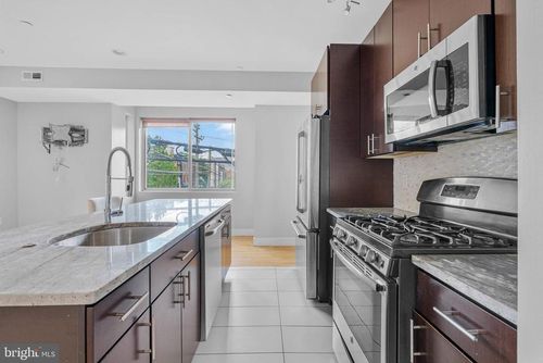 apt-2-900 N 16th St, PHILADELPHIA, PA, 19130-1677 | Card Image