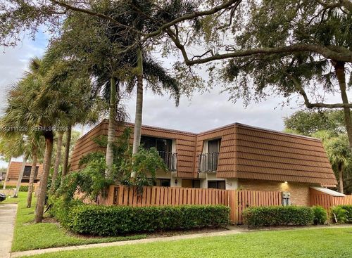 131-131 Heritage Way, West Palm Beach, FL, 33407-6866 | Card Image