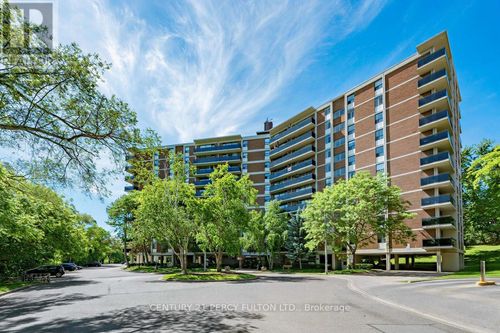200-2 Park Vista Drive, Toronto (East York), ON, M4B1A3 | Card Image