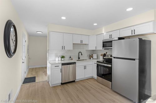 31 N Highland St, Mount Clemens, MI, 48043-1537 | Card Image