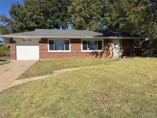 1313 Northumberland Dr, Saint Louis, MO, 63137-1412 | Card Image