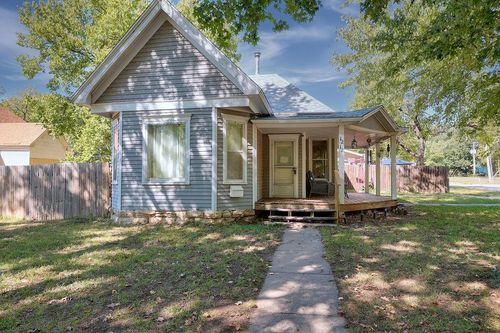 1212 E 7th Ave, Winfield, KS, 67156 | Card Image
