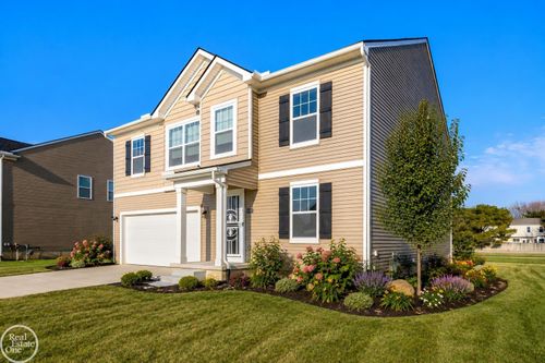 54470 Heron Cir, New Baltimore, MI, 48047-2833 | Card Image