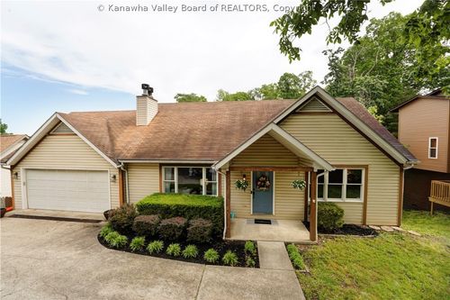 6 Hillcrest Dr E, Charleston, WV, 25311-1621 | Card Image