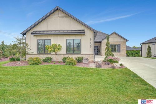 9755 Hillcrest Trl, Lincoln, NE, 68520-1224 | Card Image
