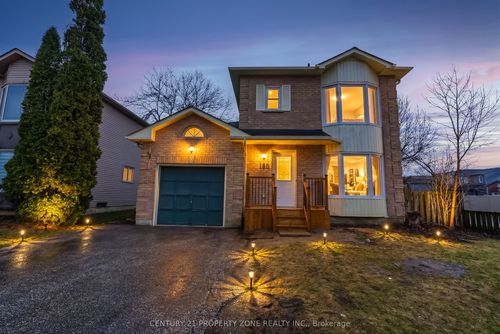 188 Cardinal St, Barrie, ON, L4M6G4 | Card Image