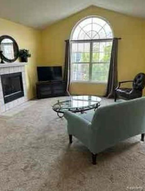 16423 Claremont Dr S, Clinton Twp, MI, 48038-3575 | Card Image