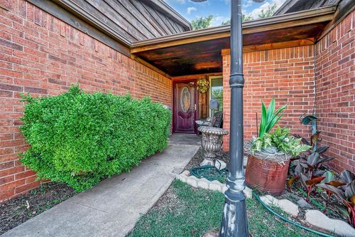 1108 S 13th St, Clinton, OK, 73601-4332 | Card Image