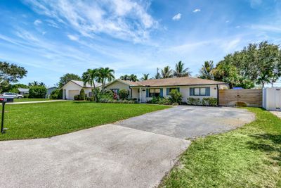 6 W Windsor Road W, House other with 3 bedrooms, 2 bathrooms and null parking in Jupiter FL | Image 1