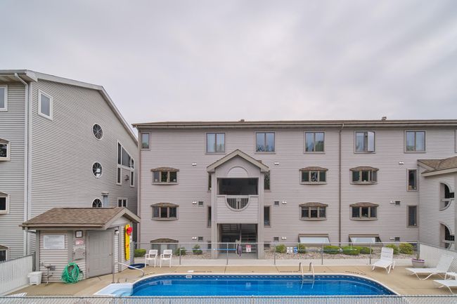 APT-8 - 317 5 Th Ave, Condo with 2 bedrooms, 1 bathrooms and null parking in Manistee MI | Image 38