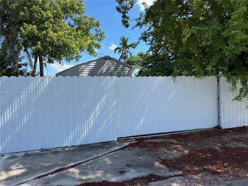1a-11751 Sw 190th Ter, Miami, FL, 33177-3944 | Card Image