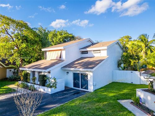 8211 Sw 39th Ct, Davie, FL, 33328-2901 | Card Image