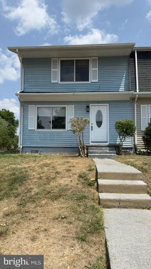 204 Cameron St, BERRYVILLE, VA, 22611-1142 | Card Image