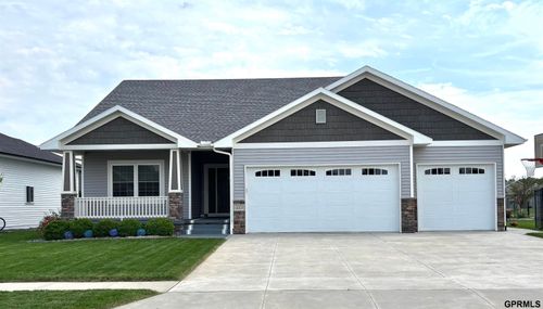 221 Briarwood Ln, Seward, NE, 68434-2238 | Card Image