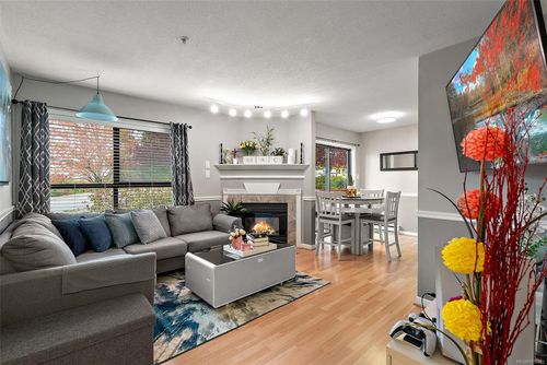 202-7 Gorge Rd W, Saanich, BC, V9A1L9 | Card Image