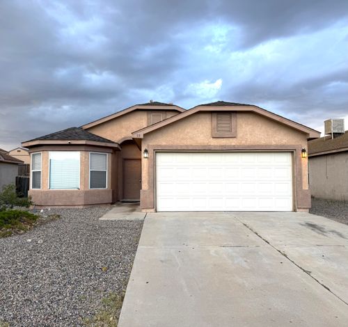 39 Avenida Jardin, Los Lunas, NM, 87031-8644 | Card Image