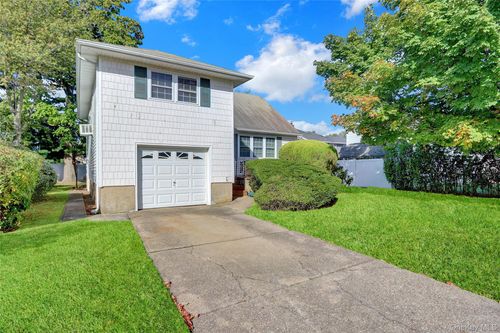 60 Elizabeth Dr, Bethpage, NY, 11714-6433 | Card Image