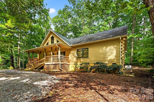 240 Ravenswood Dr, Marion, NC, 28752-2818 | Card Image