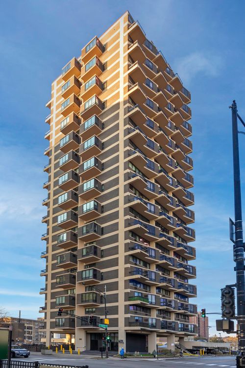 apt-28d-6166 Sheridan Rd, Chicago, IL, 60660-5880 | Card Image