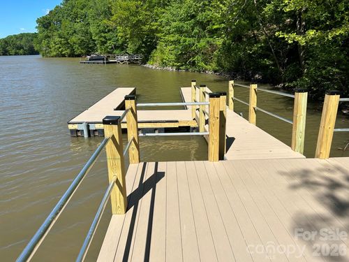 247 Windingwood Dr, Statesville, NC, 28677-6231 | Card Image