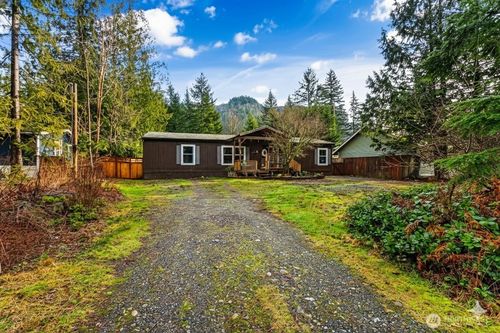 172 Sprague Valley Dr, Maple Falls, WA, 98266-7829 | Card Image