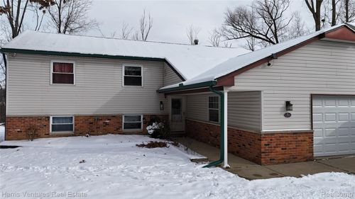 1535 Kings Crown Ct, Wixom, MI, 48393-1630 | Card Image