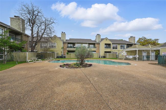 Community Pool Area | Image 4