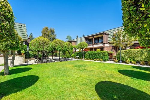 885 S Orange Grove, Pasadena, CA, 91105 | Card Image