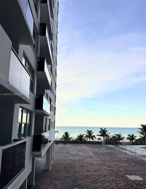 apt-414-6039 Collins Ave, Miami Beach, FL, 33140-2212 | Card Image